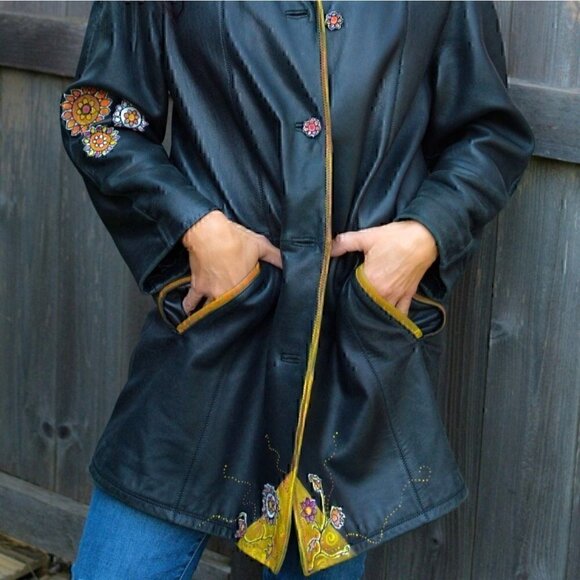 Vintage black leather coat; hand painted fiber art, sunflower sz M - Picture 14 of 16